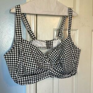 26W Lands’ End bikini top new with tags